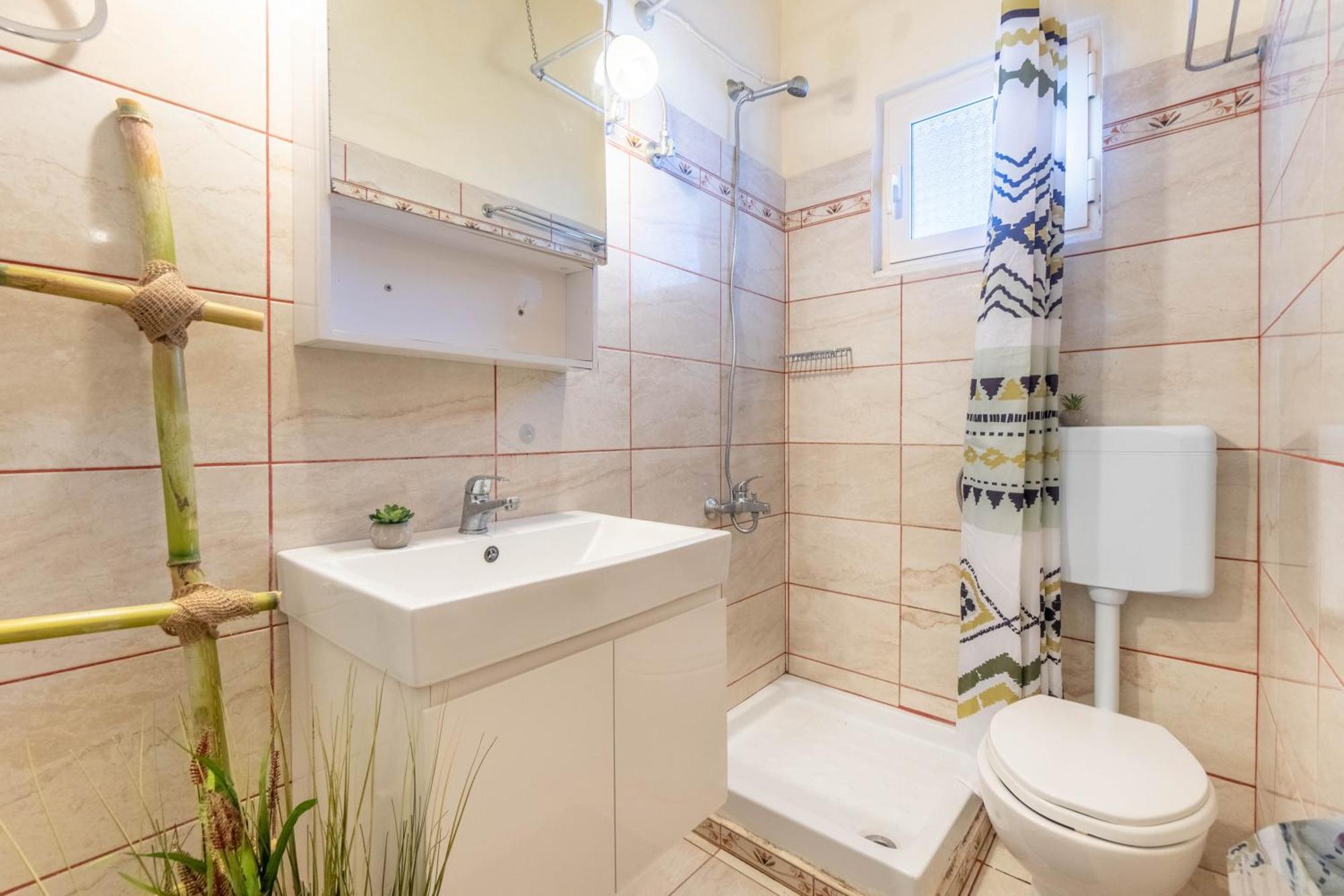 Nikos Seaside Apartment Agia Pelagia Chlomou